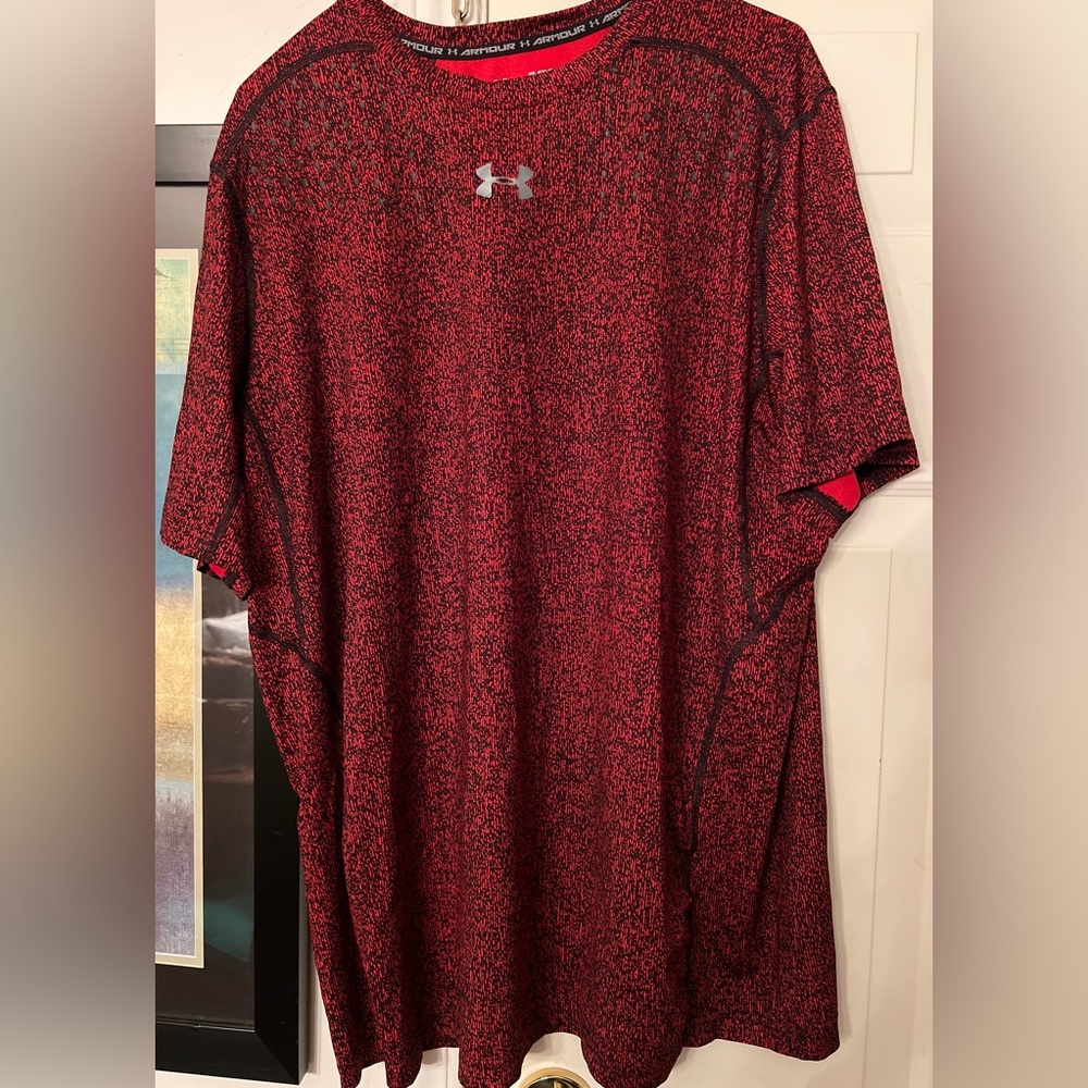 Under Armour Men's Red and Black Shirt- Size XL- Loose Fit Heat Gear